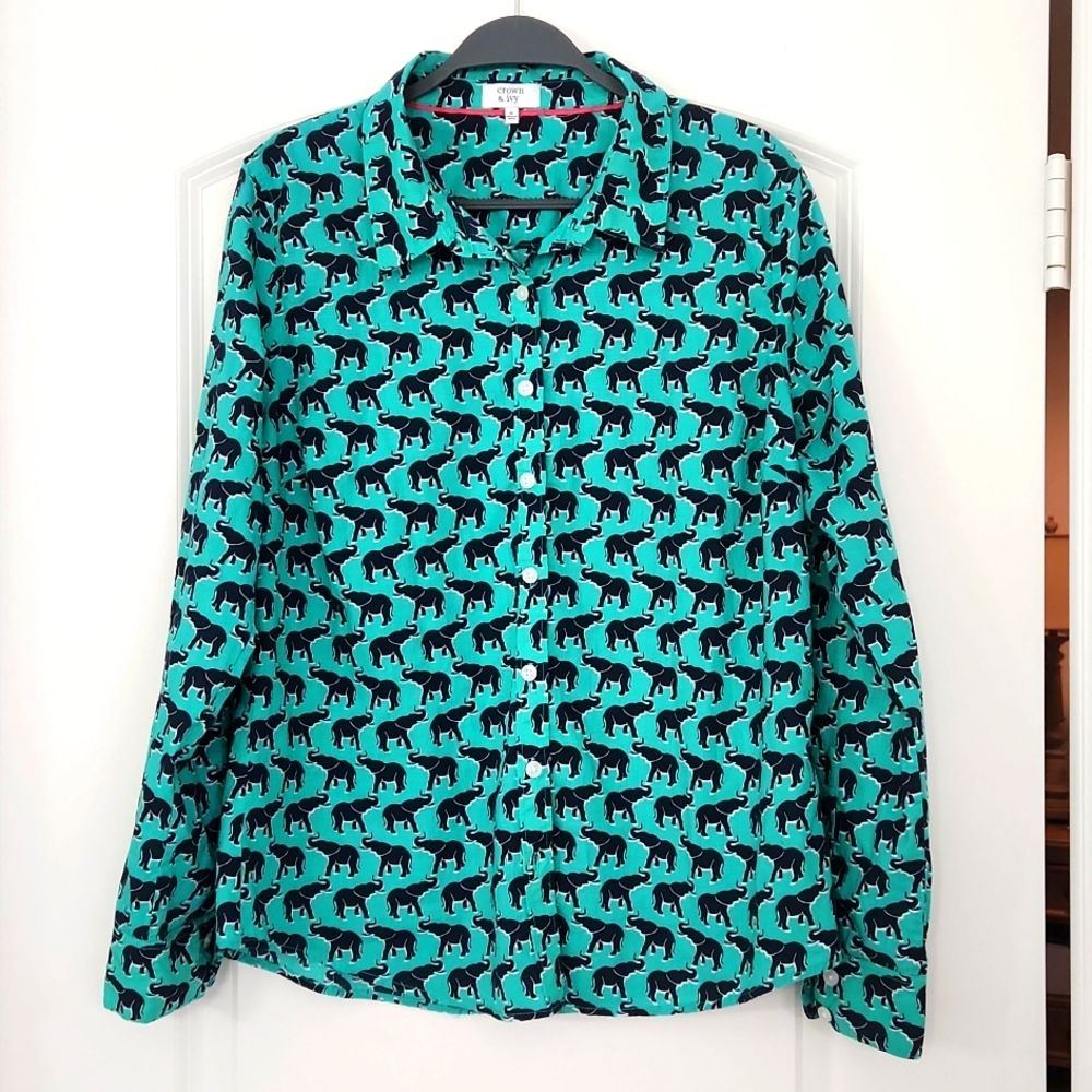 Adorable Crown & Ivy green/blue elephant print blouse. Very good condition!
